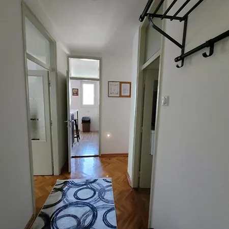 Community Park Apartment *